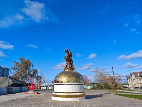 Сквер с памятником Георгию Победоносцу